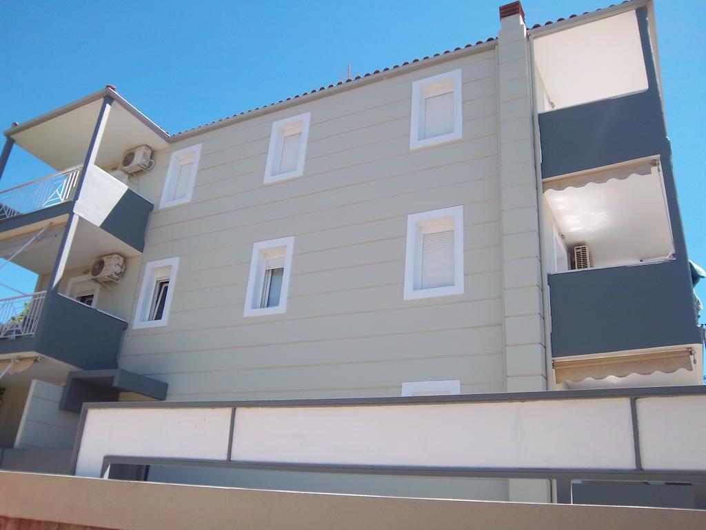 Milos Apartments Afytos Exterior photo